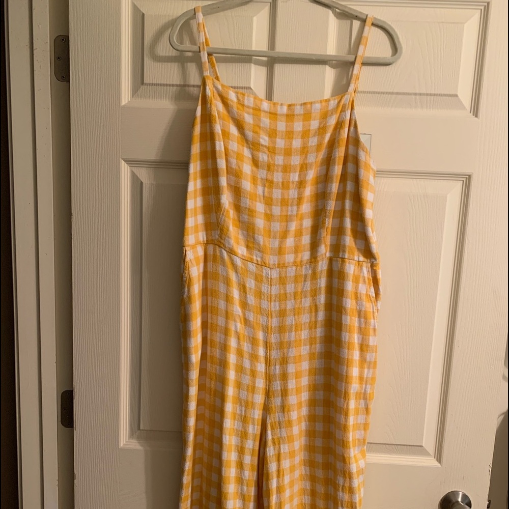 Old Navy Yellow/white Cropped Jumpsuit XL